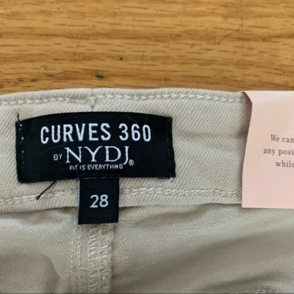 NWT NYDJ curves 360 size 28 slim ankle jeans